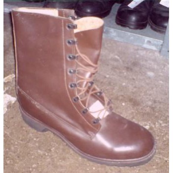 oud model legerschoen, bruin, jaren 1970-1990