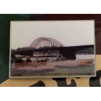 magneet met afbeelding Nijmegen, waalbrug vanaf lent