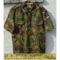 blouse leger korte mouw, groen camouflage, dun, origineel gebruikt maar nette staat 