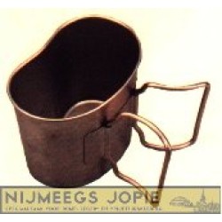 mok, past om de legerveldfles, drinkbeker