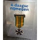 4-daagse medaille standaardje met blauwe of rood