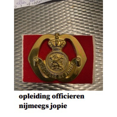 baret embleem opleidingscentrum officieren, 