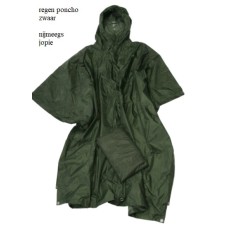 regenponcho groen of blauw, zwaar materiaal