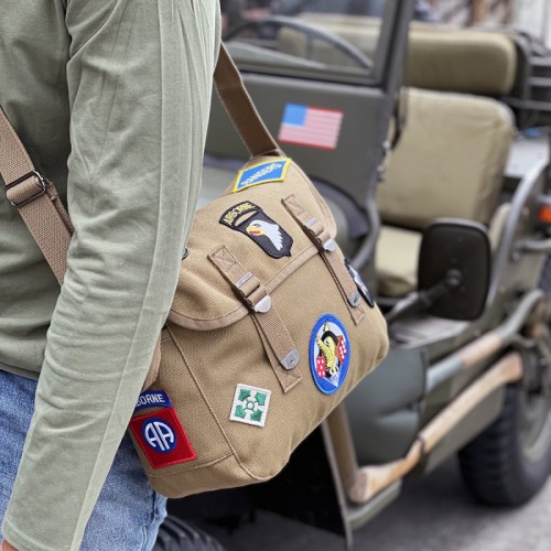 pukkel canvas met emblemen WW2 versie