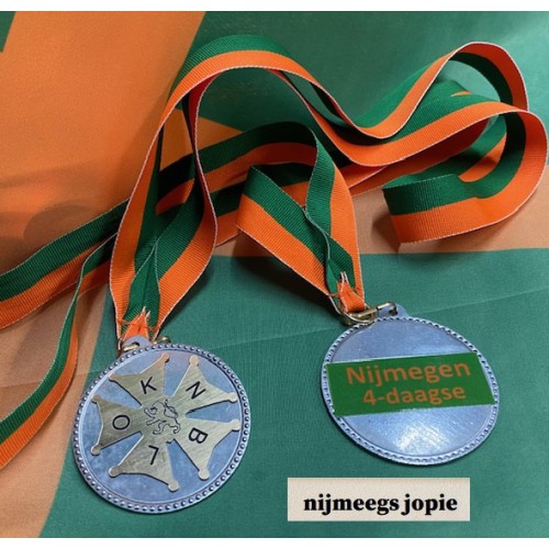 2025, 4-daagse medaille middel, metaal met groene text