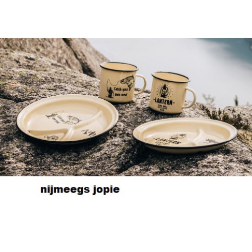 emaille mok (7,50) of bord (10,95), outdoor