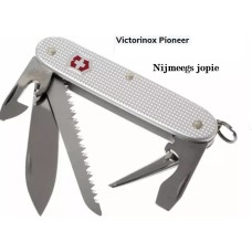 victorinox military style pioneer farmer